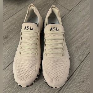 Men’s APL Techloom Breeze in Parchment/Leopard